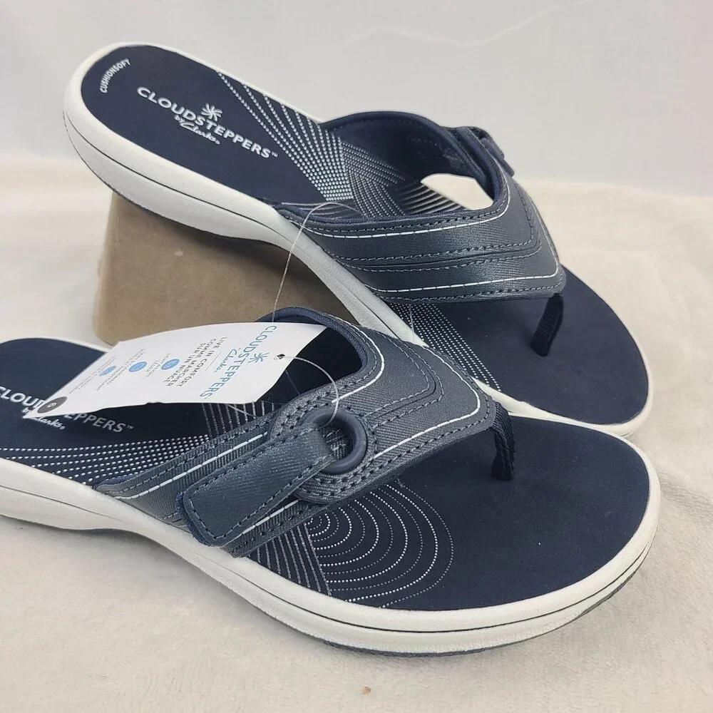 NEW Clarks Cloudsteppers Women's Navy Marine Thong Sandals Size 6 Cushioned Sole - Picture 3 of 7